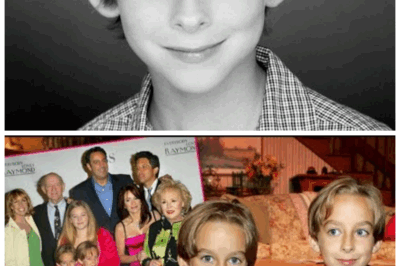 🐘 A Touching Tribute: Everybody Loves Raymond Cast Remembers Sawyer Sweeten in Emotional Reunion! 😢 “Sometimes, the past brings both joy and sorrow!” During a powerful reunion of the Everybody Loves Raymond cast, emotions ran high as they honored Sawyer Sweeten, who played the beloved Geoffrey Barone. With laughter and tears intertwined, the cast reflected on their shared experiences and the profound loss they felt. What unforgettable stories and heartfelt moments will emerge from this emotional gathering, leaving fans with a bittersweet sense of nostalgia? 👇